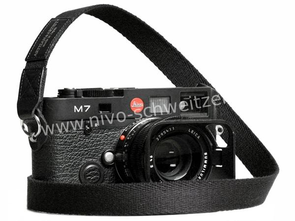 ARTISAN & ARTIST ACAM-102 camera strap, black
